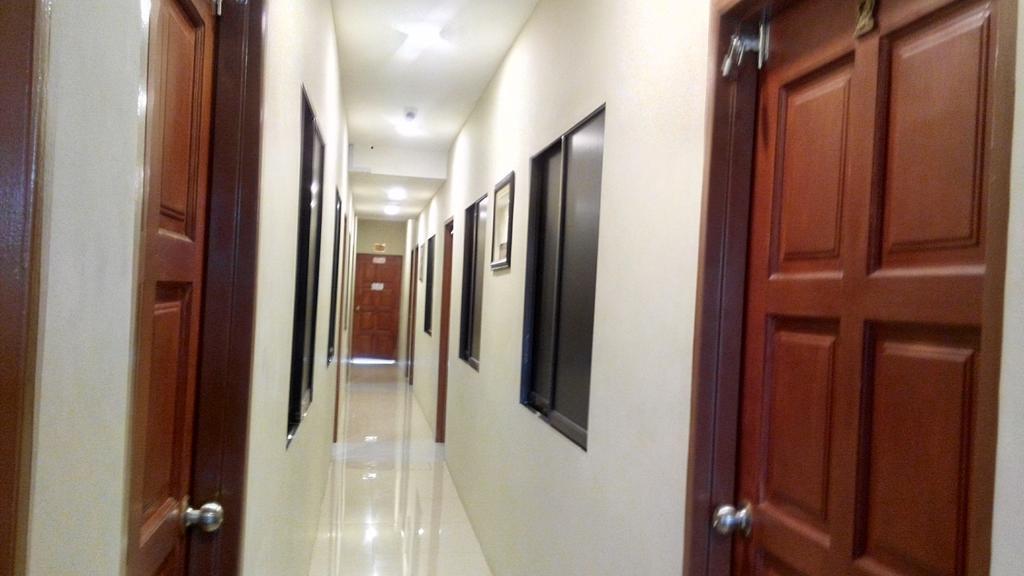 Check Inn Johor Bahru Exteriör bild