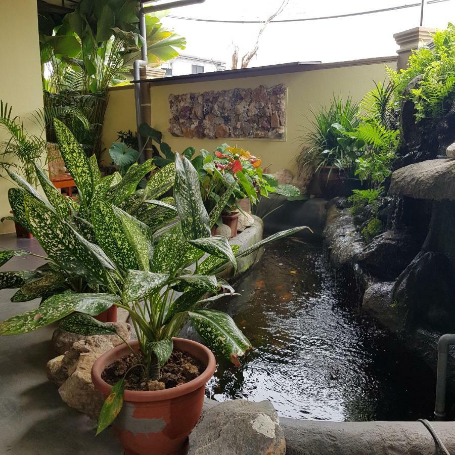 Check Inn Johor Bahru Exteriör bild