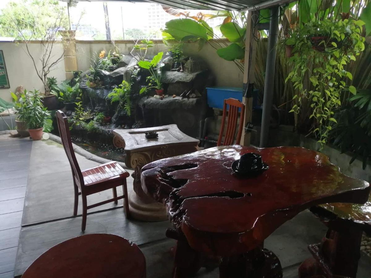 Check Inn Johor Bahru Exteriör bild